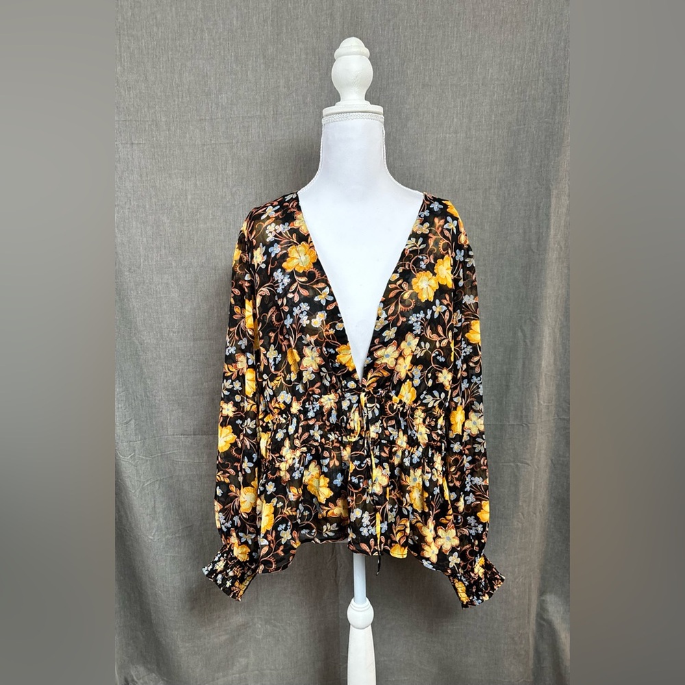 Old Navy Floral V-Neck Open Chest Cropped Boho Top, Size: 2X, NWT